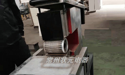 轉(zhuǎn)子加熱機-轉(zhuǎn)子熱套機-熱裝設(shè)備.jpg 轉(zhuǎn)子加熱機-轉(zhuǎn)子熱套機-熱裝設(shè)備.jpg