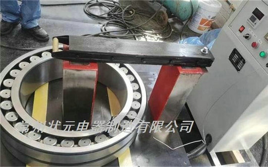 軸承加熱器-現(xiàn)場(chǎng)使用照片.jpg 軸承加熱器-現(xiàn)場(chǎng)使用照片.jpg